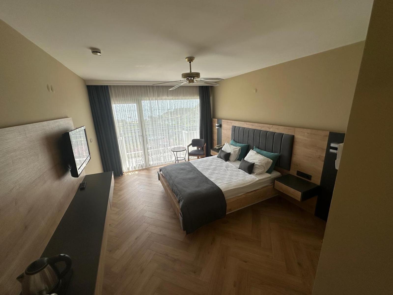 Hotel Carina Кушадасы Экстерьер фото